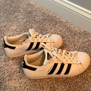 Adidas superstars